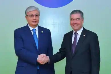 Токаев прибыл в Ашхабад и встретился с Гурбангулы Бердымухамедовым