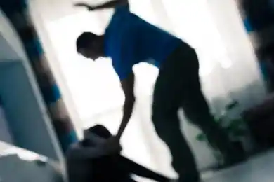 В Казахстане семейным дебоширам запретят общаться со своими жертвами