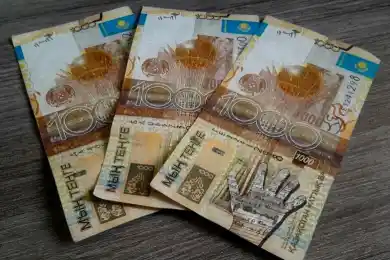 В Жанаозене могут уволить полицейского за подарок на 3 000 тенге