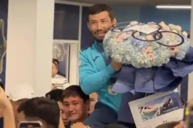 Борца Демеу Жадраева встретили дома