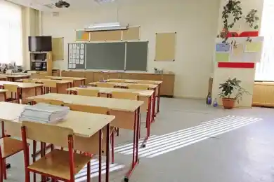 В Астане школьники второй смены остаются дома