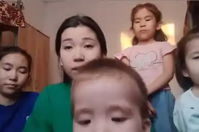 Дети из Актобе просят защитить их маму и семью