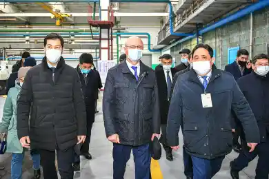 Вице-премьер Роман Скляр посетил индустриальные объекты в ЗКО