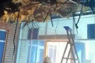 В Нур-Султане горела школа, детей эвакуировали - видео