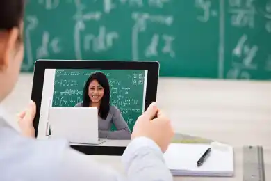 Онлайн-уроки будут: названа дата перехода на новую форму обучения 