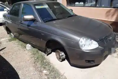 В Туркестанской области «обули» Lada, подозреваемый задержан