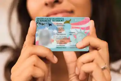 «Это не полная отмена». Посол США объяснила приостановку лотереи грин-карт