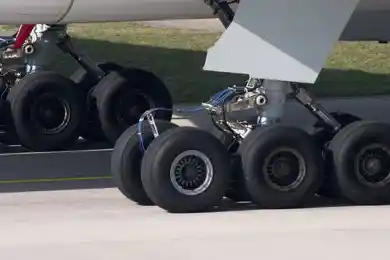 У самолёта выявили проблемы с шасси после посадки в Алматы