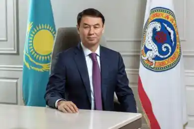 Сами себя назвали? В Туркестанской области назвали «Почетными гражданами» действующих депутатов и акима Алматы