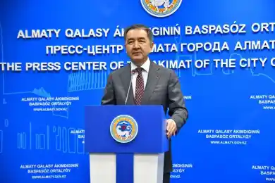 Сагинтаев: "Жителей старше 65 лет убедительно прошу не выходить на улицу"