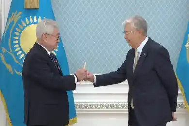 Президент Казахстана разбил доску в стиле таеквондо