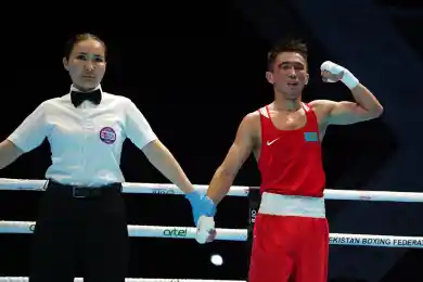 Сабырхан дважды отправил соперника в нокдаун и стал чемпионом мира