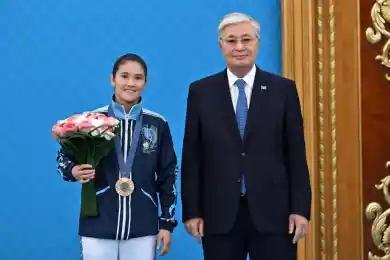 «Это уникальное достижение»: Президент Казахстана поздравил Назым Кызайбай