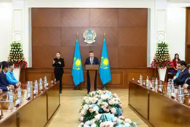 От имени Президента Олжас Бектенов вручил госнаграды призерам и тренерам XXV летних Сурдлимпийских игр