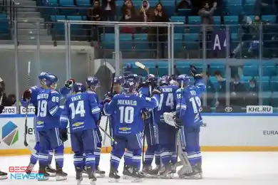 "Барыс" победил "Торпедо", двое игроков травмированы