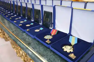Депутаты Курултая приняли закон о новых госнаградах