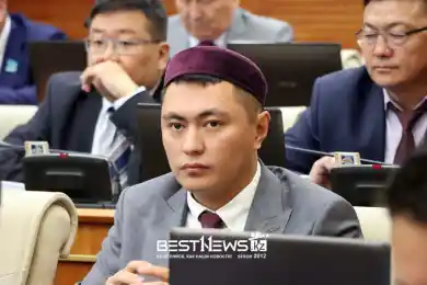 Мукаев снова пришел в тюбетейке: как открывали политсезон в Парламенте