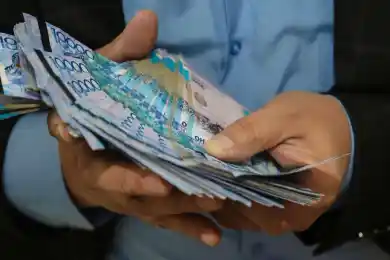 В ВКО автопарки и дорожные компании заплатили чиновнику 134 млн тенге - КНБ