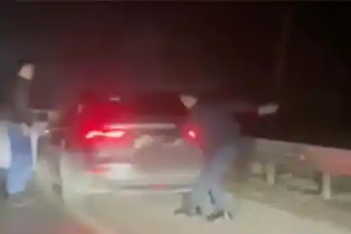 Житель Арысского района закрыл госномер на авто салфеткой