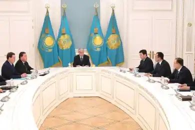 Токаев поручил проверить авиакомпании и законность застройки возле аэропорта Алматы