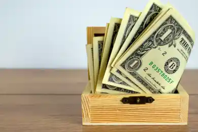 Доллар спустился до 501 тенге на утренних торгах