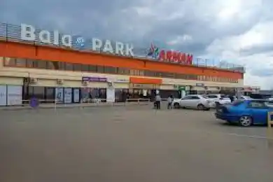 В Семее загорелся  детский центр, началась эвакуация посетителей 