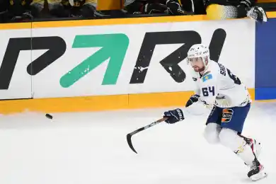 Где и во сколько смотреть матч Локомотив-Барыс