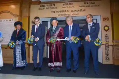 Золотой человек представлен в Малайзии   