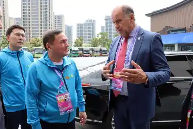 Министр туризма и спорта Ермек Маржикпаев встретился с президентом МФСС Росси