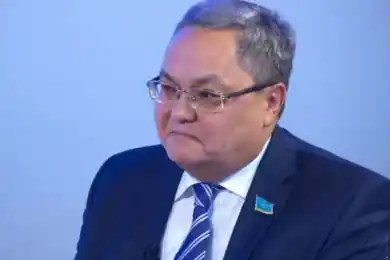 Мажилис прекратил полномочия депутата Мухтара Ермана