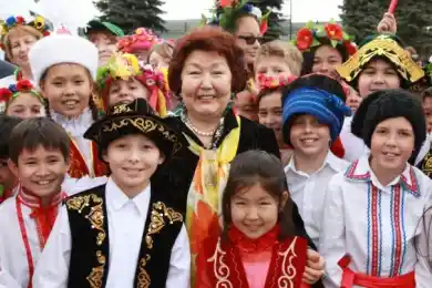 Сара Назарбаева награждена орденом «Отан»