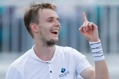 Александр Бублик "хлопнул" 7-ю ракетку мира