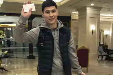 Супер: Бауыржан Исламхан прибыл на просмотр в "Зенит"