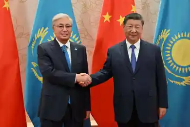 Президент Казахстана прибыл в Китай и провел встречу с Ци Цзиньпином