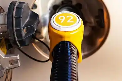 Саткалиев объяснил, почему Аи-92 стоит 205 тенге за литр 