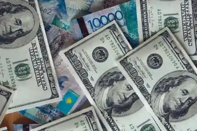 Доллар ушёл в отрыв на торгах