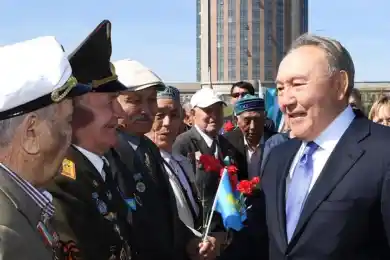 Первый Президент Казахстана поздравил с 75-летием Победы