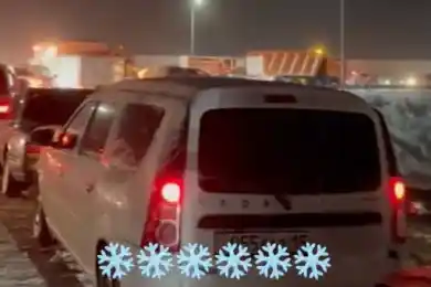 "Стоим": на 9 часов транспорт застрял в пробке на трассе Астана-Щучинск