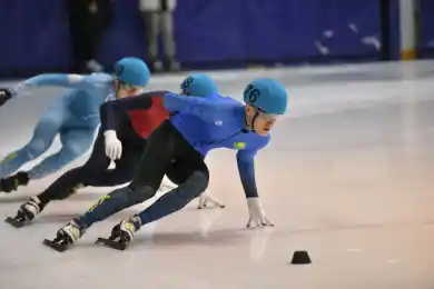 Кажгали и Тихонова взяли "золото" на чемпионате РК по шорт-треку