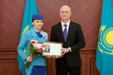 Президент Казахстана наградил за успешную эвакуацию граждан из стран Ближнего ВОстока