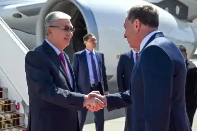 Президень Казахстана прибыл в Минск