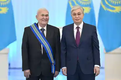 Президент Казахстана вручил госнаграды в Акорде – фото