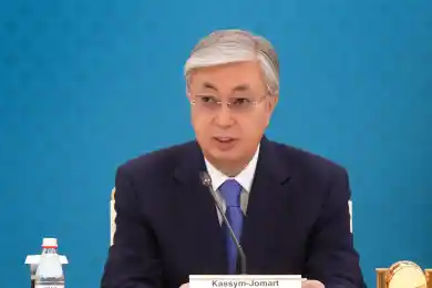 Токаев поблагодарил горожан и сельчан за помощь после крушения самолета под Алматы