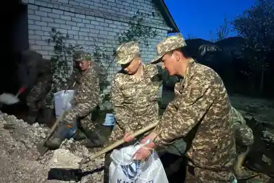 В эвакопунктах остается 8783 казахстанцев - МЧС