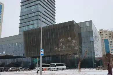 В паркинге «КазМедиаОрталыгы» замкнул трансформатор, эвакуируются сотрудники