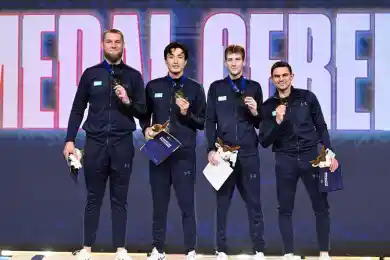 Глава государства поздравил шпажистов с чемпионским титулом
