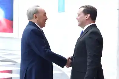 Дмитрий Медведев прибыл в Казахстан и встретился с Нурсултаном Назарбаевым