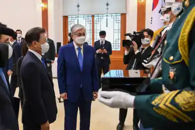 Президент Казахстана принял участие в церемонии, посвященной памяти национального героя корейского народа Хон Бом До