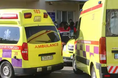 "По выходным лучше не умирать?": Минздрав обратился к казахстанцам из-за новых правил вызова "скорой"