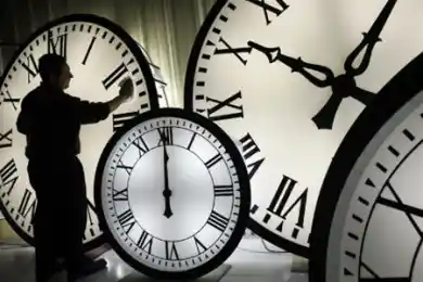 В Мажилисе обсудят переход казахстанцев на единый часовой пояс